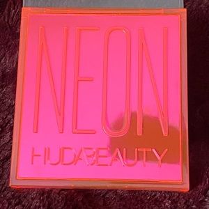 Huda neon pink obsessions